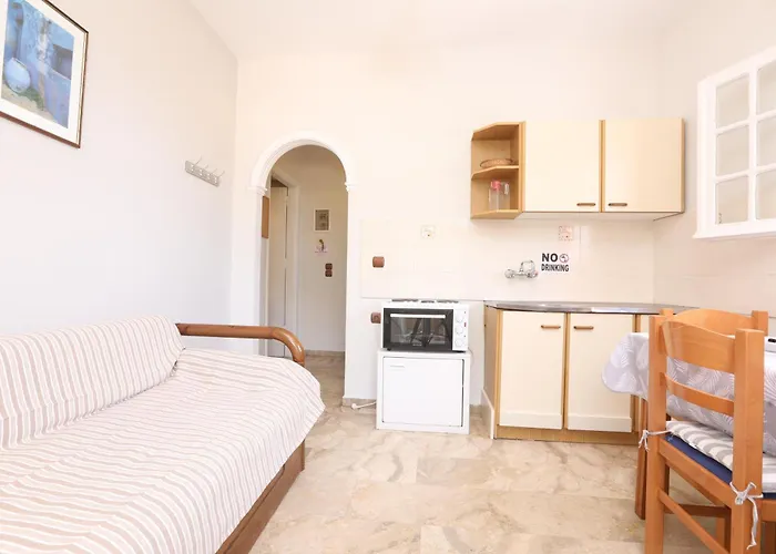 アパートホテル Marina Apartments, Agios Gordios Corfu 4*