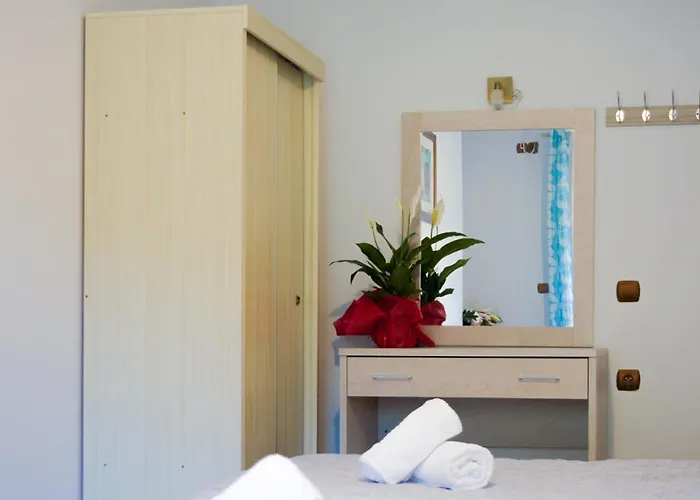Marina Apartments, Agios Gordios Corfu アパートホテル 4*