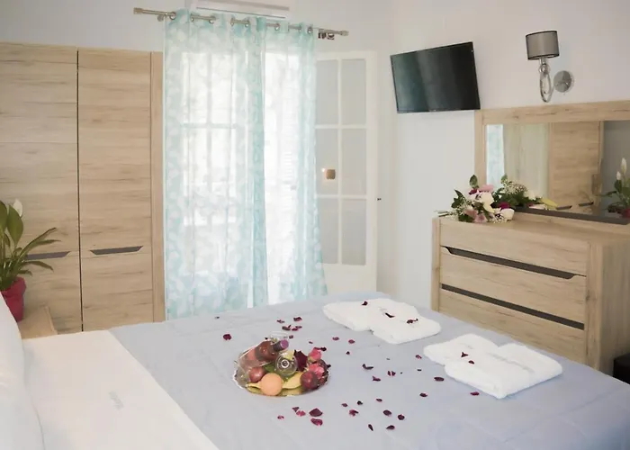 Marina Apartments, Agios Gordios Corfu アパートホテル アギオス・ゴルディオス