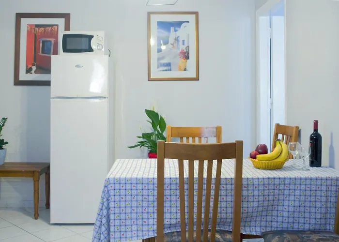 Marina Apartments, Agios Gordios Corfu アパートホテル 4*