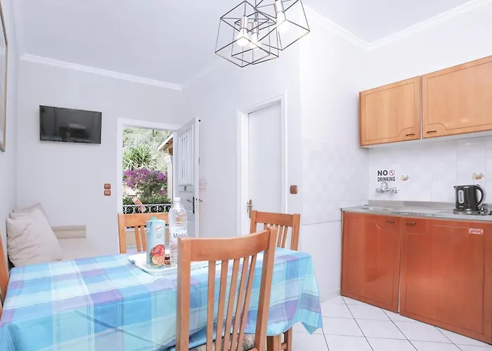 アパートホテル Marina Apartments, Agios Gordios Corfu アギオス・ゴルディオス