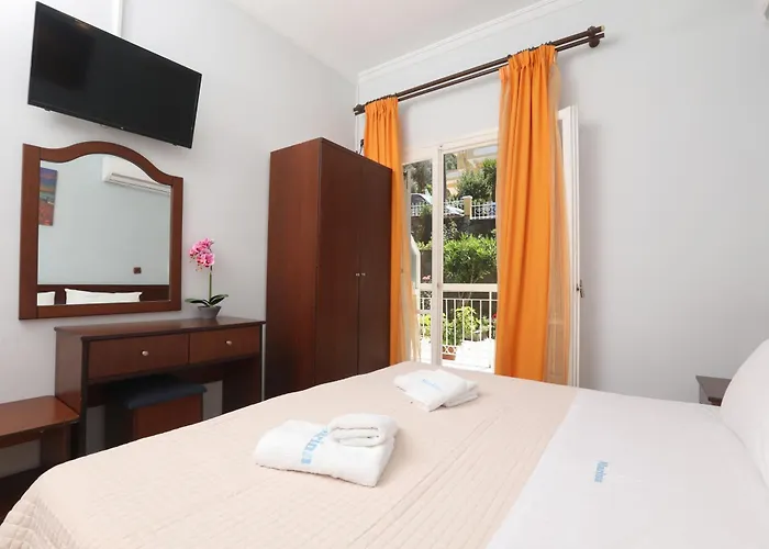 アパートホテル Marina Apartments, Agios Gordios Corfu