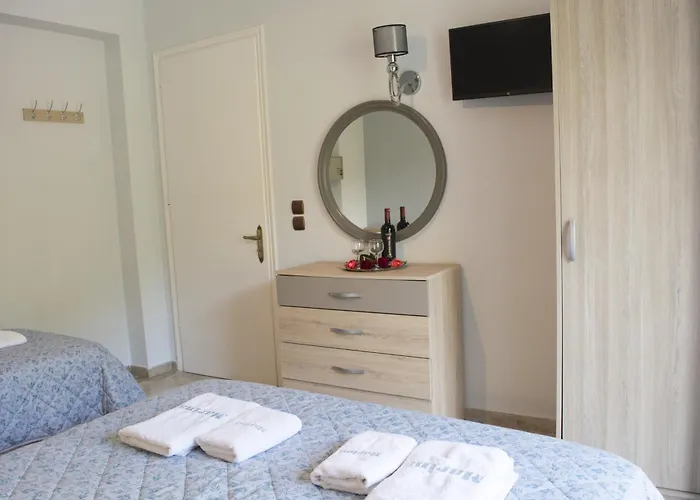 Marina Apartments, Agios Gordios Corfu アパートホテル アギオス・ゴルディオス