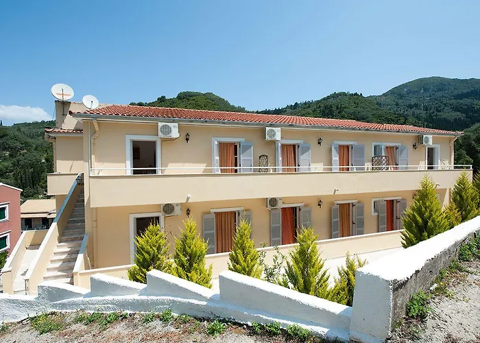 アパートホテル Marina Apartments, Agios Gordios Corfu アギオス・ゴルディオス