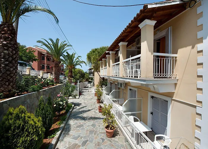 Marina Apartments, Agios Gordios Corfu アパートホテル