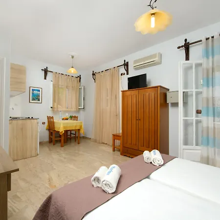 公寓式酒店 Marina Apartments, Agios Gordios Corfu 阿齐欧斯·贡多斯